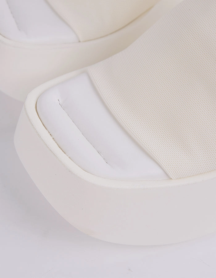 Douce White Lycra