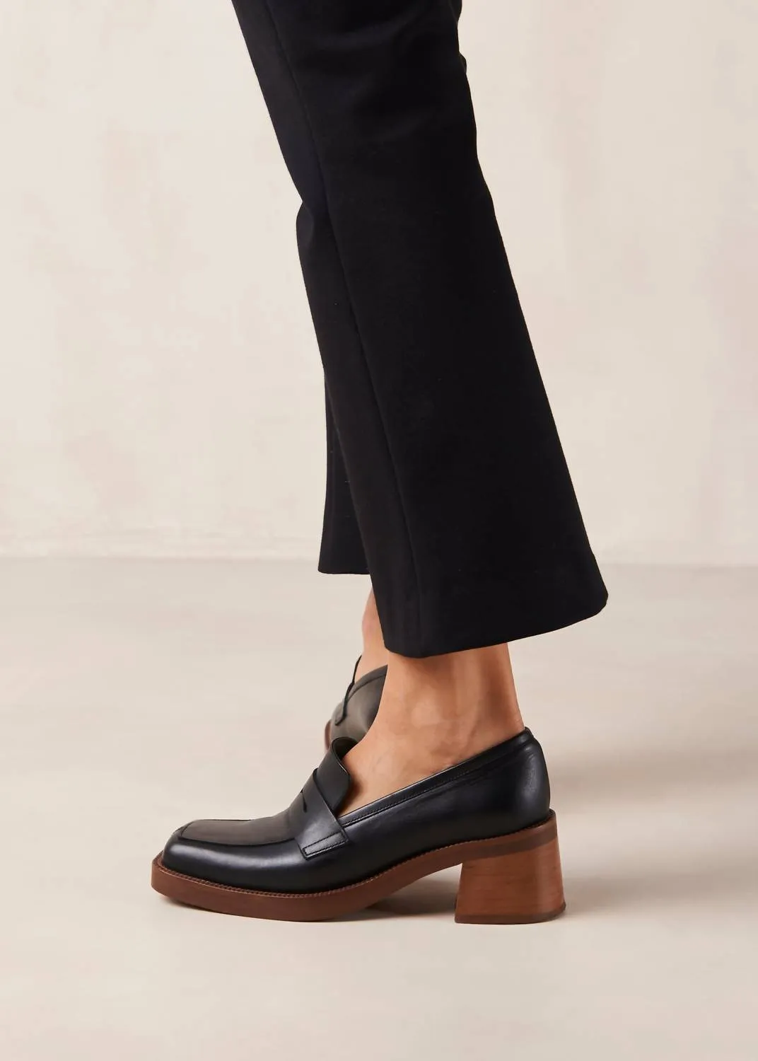 Roxanne Loafer In Black