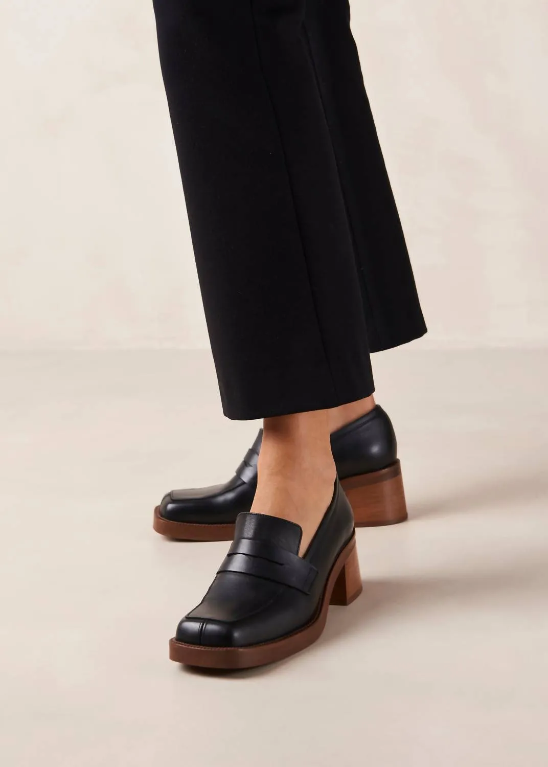Roxanne Loafer In Black